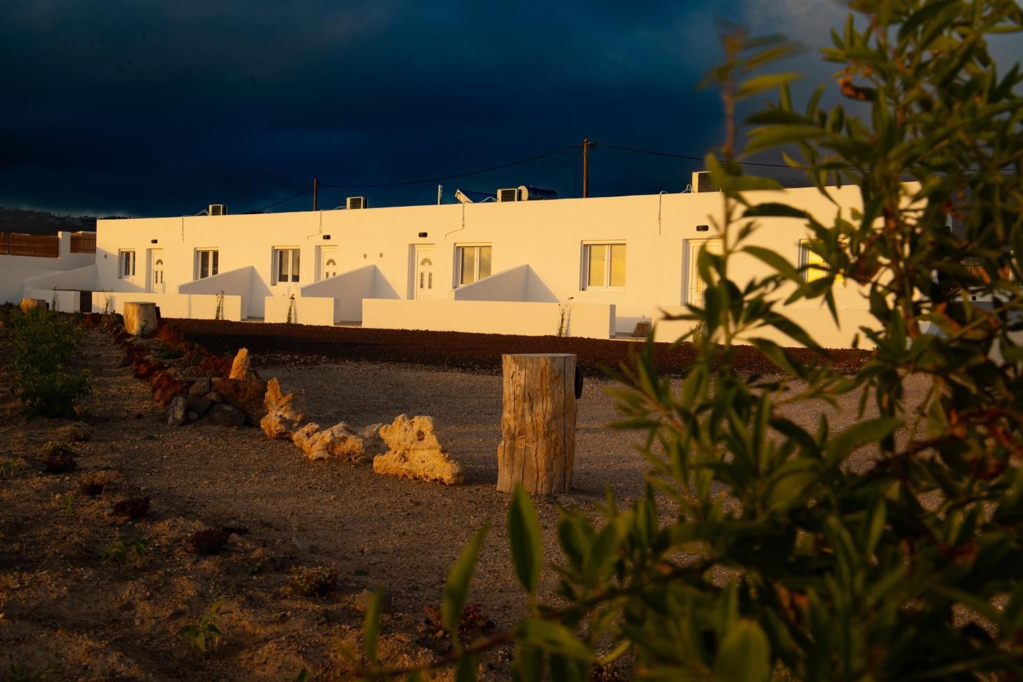 Calma Eco Houses Sunset View Emporio  Exterior photo